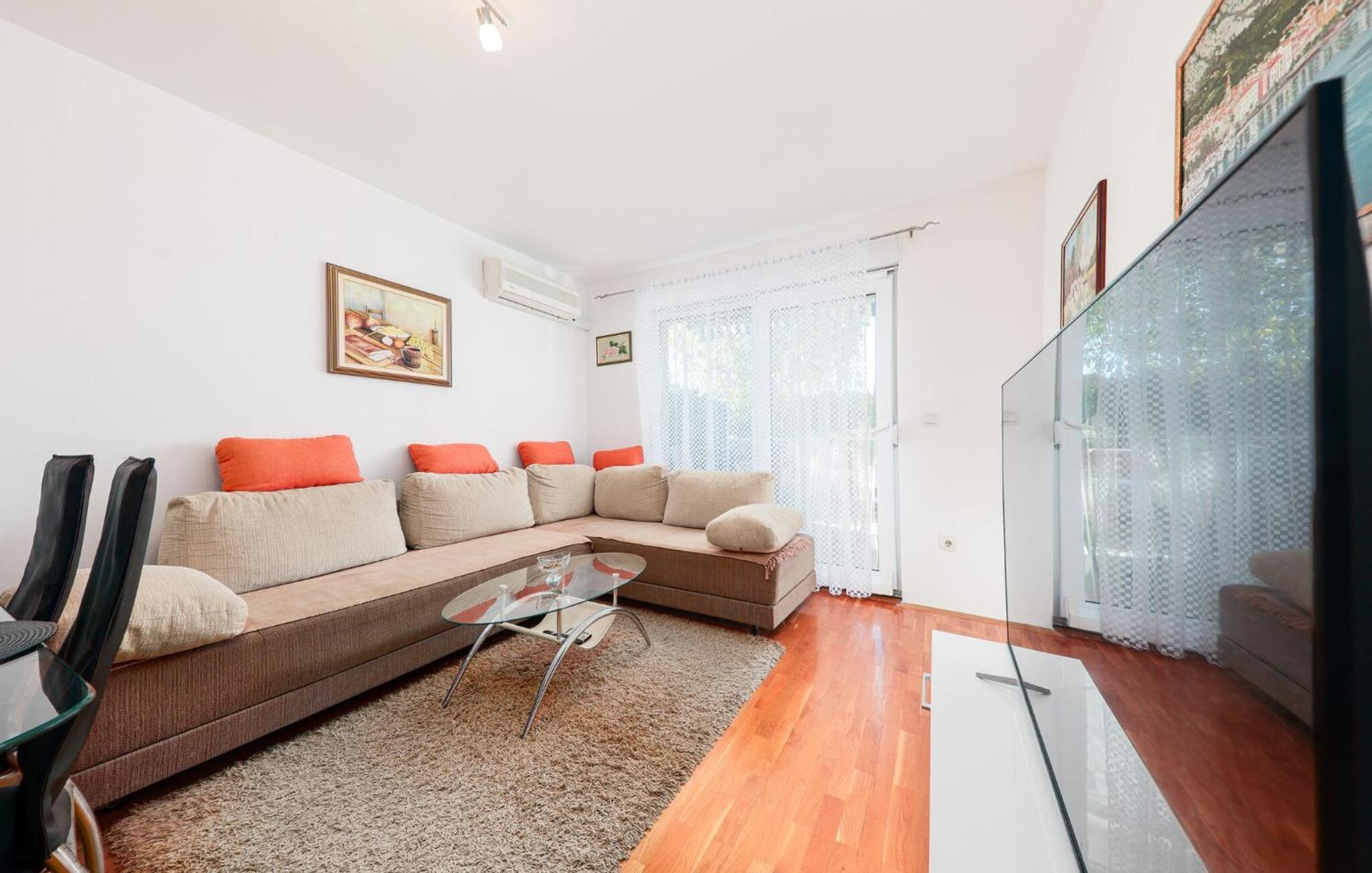 Lovely In With Wifi Apartment