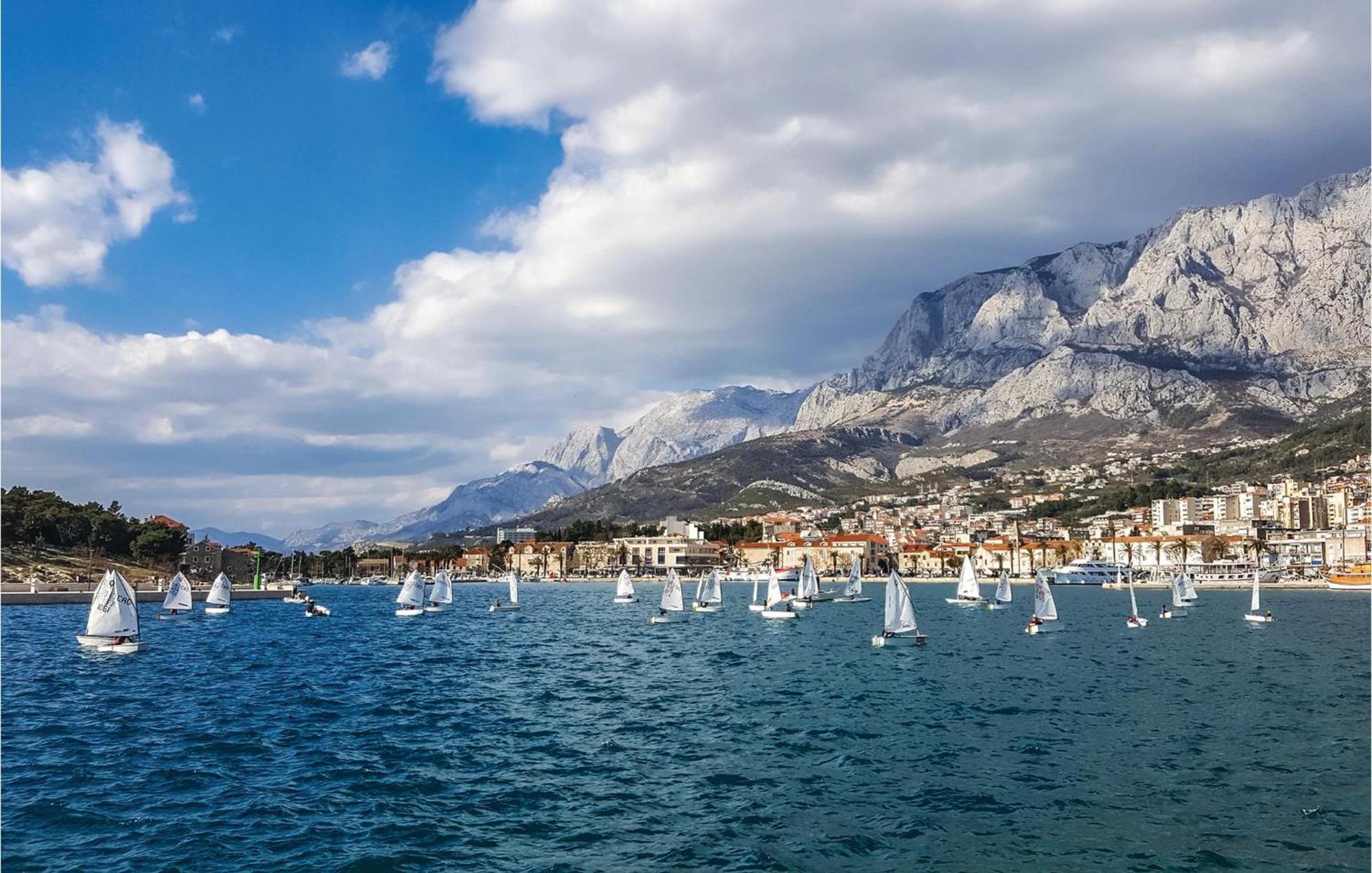 Lovely In With Wifi Apartment Makarska