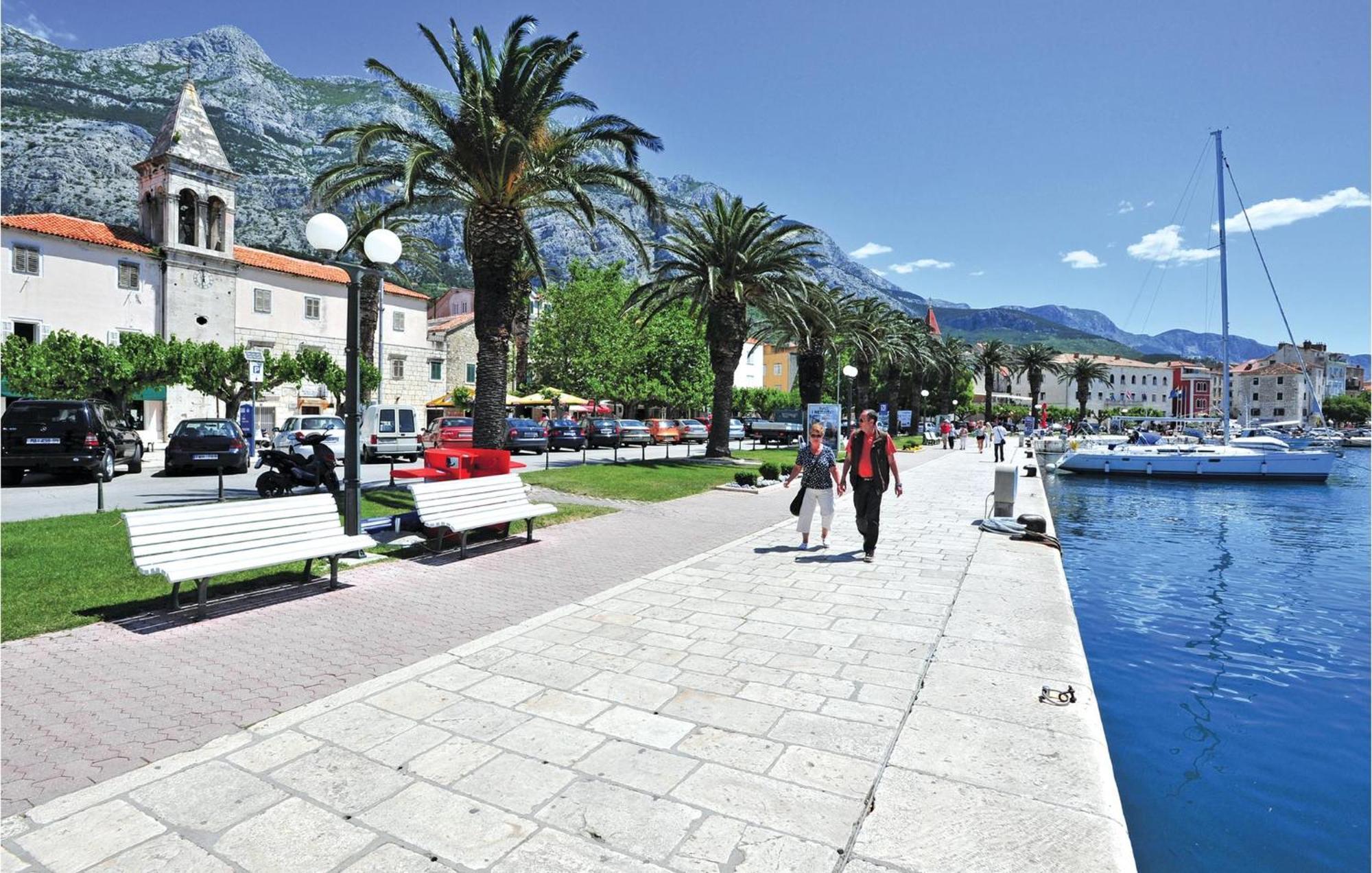 Apartment Lovely In With Wifi Makarska